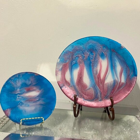 Ocean Swirl Resin Plate & Serving Board Set – Handmade Epoxy Art in Blue and Pin - Picture 8 of 8